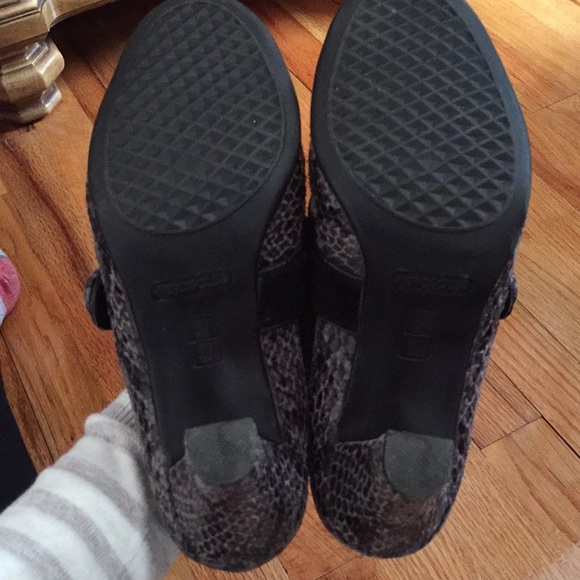 Black suede and snakeskin heels - Picture 4 of 4